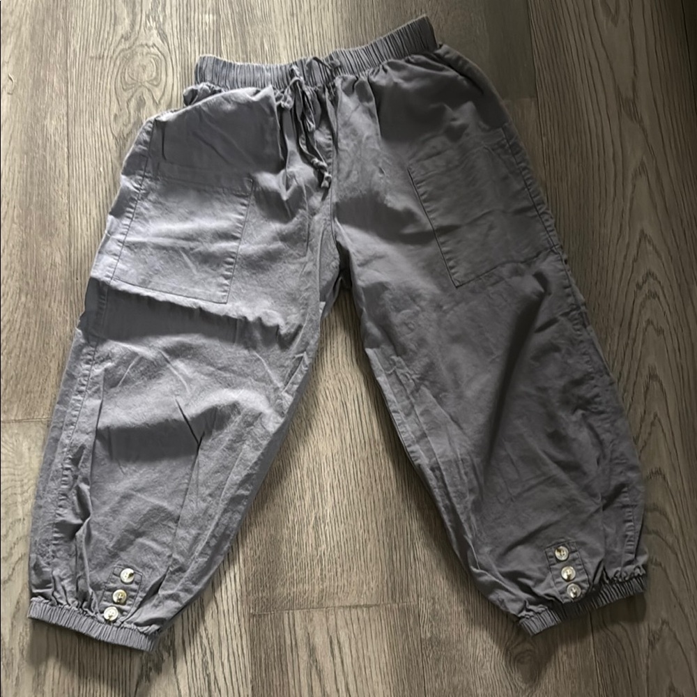 Gray Cargo Pants with Elastic Cuffs and Relaxed Linen Fit